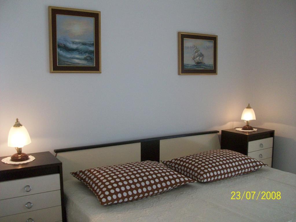 Apartments Lada 1217 Premantura Buitenkant foto